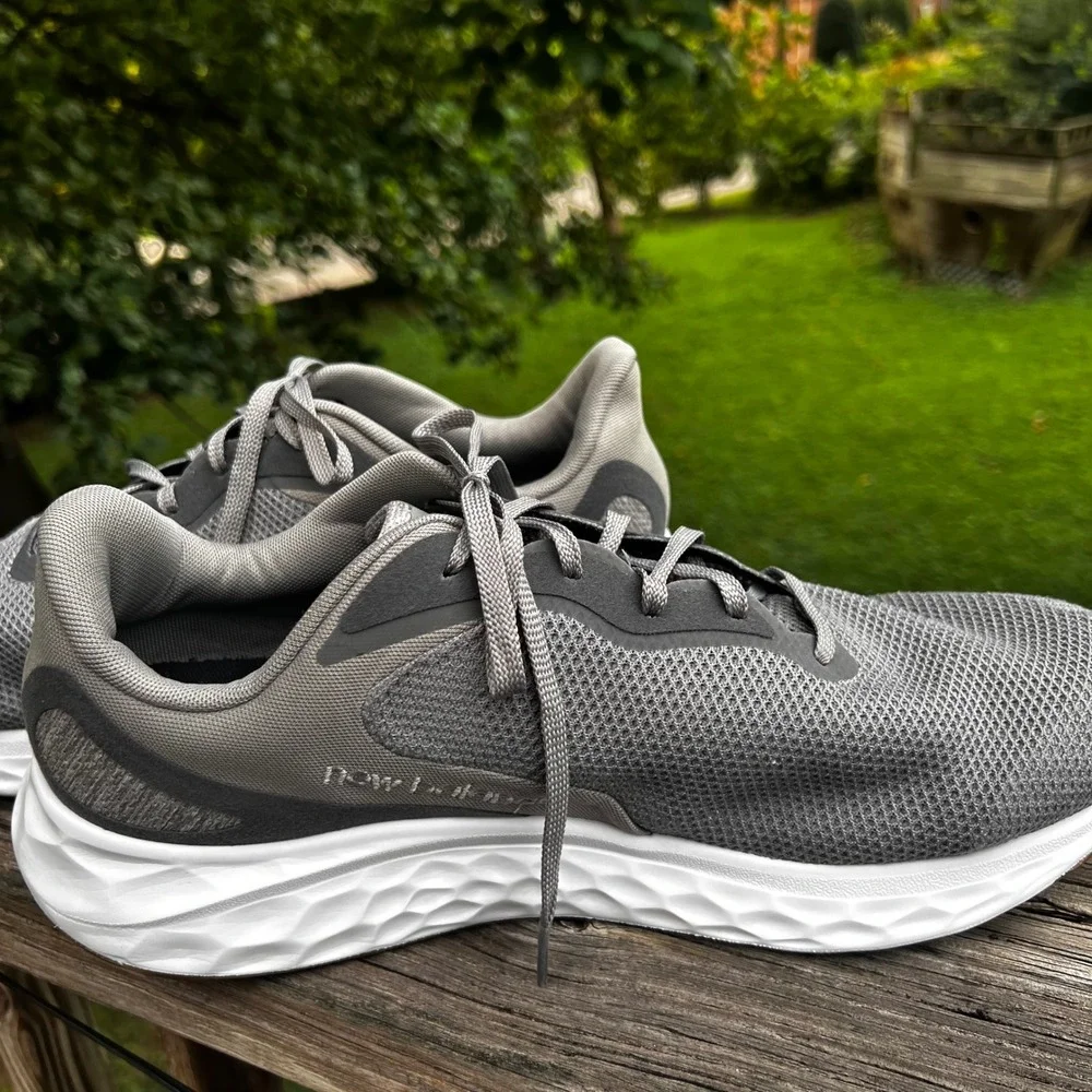 New Balance Running Shoes Fresh Foam Arishi Grey White Athletic Gym size 14